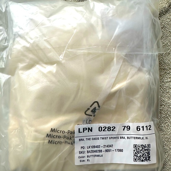 Fabletics Oasis Front-twist Bra - Picture 2 of 3